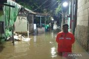 Kali Ciliwung meluap, banjir rendam 15 RT di Jakarta Timur
