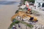 Sumatra floods: Govt installs Bailey bridges to reopen access in Aceh