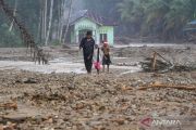 Prabowo warns officials against exploiting Sumatra disaster