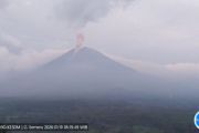 Semeru enam kali erupsi dengan tinggi letusan hingga 1 km