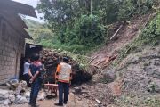 BPBD Bantul menyarankan penghuni rumah tertimpa longsor Sriharjo agar mengungsi