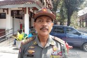 Satpol PP Bantul melakukan patroli wilayah di JJLS guna mencegah kejahatan remaja