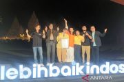 Indosat catatkan rekor Muri 13 jam siniar langsung dari bus Jakarta-Yogyakarta
