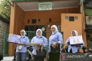 Srikandi penjemput dahak