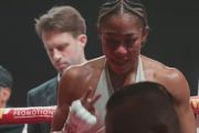 Baumgardner atasi Shin untuk pertahankan tiga sabuk juara dunia tinju