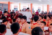 Mensos ajak orang tua siswa Sekolah Rakyat lepas dari bansos