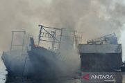 Korsleting saat perbaikan picu kebakaran tiga kapal di Muara Angke
