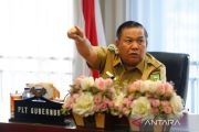 KPK periksa Plt Gubernur Riau guna gali temuan uang saat penggeledahan