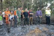 Relawan gabungan padamkan kebakaran hutan Gunung Sindoro