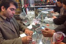 Pertokoan di Iran tetap buka meski ada protes