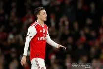 Ozil dan Torreira absen bela Arsenal hadapi Olympiakos