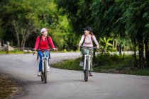Lima Perlengkapan Sepeda Wajib Biar Gowes Makin Asyik