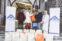 Ramadan berkah, Tugure bagikan ratusan paket sembako dan donasi