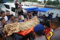 Tim SAR gabungan masih mencari jurnalis korban speedboat Basarnas yang meledak