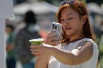 Mencicipi berbagai jenis teh boba dalam Bubble Tea Festival di Kanada