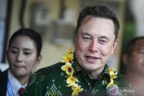 Elon Musk cetak sejarah, kekayaan tembus 12.000 triliun rupiah lebih
