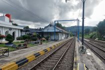 Kios UMKM Ramaikan Stasiun Cipeundeuy, Gerakkan Ekonomi Lokal di Tengah Pegunungan