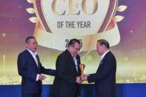 Hexana Tri Sasongko Dinobatkan sebagai Infobank CEO of The Year 2025 Berkat Transformasi Digital IFG