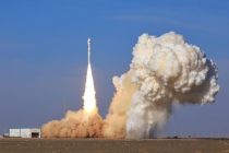 Peluncuran satelit Arab 813 tonggak baru kerja sama antariksa China dan UEA