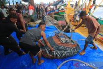 Tiga nelayan Indonesia diselamatkan kapal tanker Malaysia