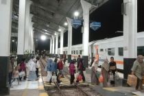 Nataru 2025/2026: 22 Ribu Penumpang Turun di Stasiun Ketapang, Wisata Banyuwangi dan Akses Jawa&ndash;Bali Jadi Daya Tarik