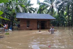 Warga Empat Kecamatan Di Aceh Timur Terisolasi Akibat Banjir thumbnail