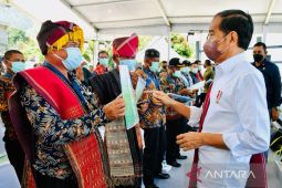 Jokowi bagikan 1,5 juta sertifikat tanah untuk rakyat