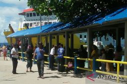 Arus balik pelabuhan Hunimua-Waipirit Maluku masih normal