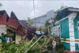 Angin kencang rusak rumah warga di Ambon, begini penjelasannya
