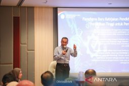 Minister urges vocational colleges to provide science, tech knowledge