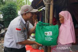 Baznas delivers 50,000 Ramadan aid packages to mustahik nationwide