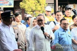 Menko Zulhas pastikan bantuan terus disalurkan kelokasi dampak bencana