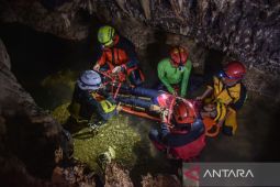 Simulasi Cave Rescue di Gua Walet Tasikmalaya