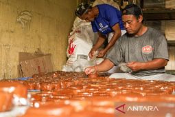 Kue keranjang jelang Imlek