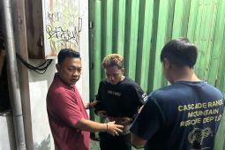 Manusia silver ditangkap polisi usai todong pengendara di Kuta