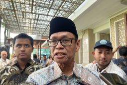 Indonesia keeps fuel price unchanged despite dollar surge
