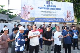 Kanwil Kemenkum - KemenHAM Babel  potong hewan kurban rayakan Idul Adha
