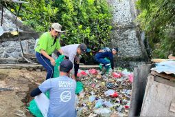 Buleleng peringati hari lahirnya Pancasila dengan bersihkan sungai