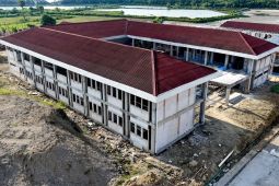 Ministry oversees accelerated phase II people's school development