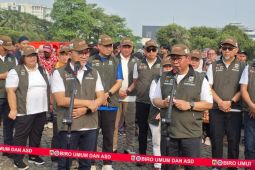 Minister pushes 'carrot and stick' approach in waste management