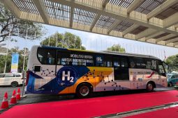 Bahlil expects hydrogen vehicles to rival EVs within next 10 years