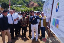 Wapres Gibran serahkan sertifikat  hunian tetap di Sibolga