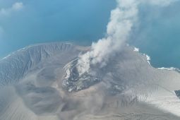 BNPB prepares weather modification to clear Mt. Anak Krakatau ash