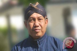 "Vampire" kirim kartu pos ke Wali Kota