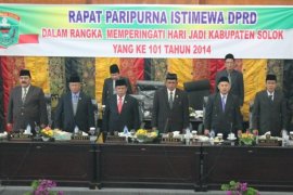 Rapat Paripurna Istimewa Kabupaten Solok Page 1 Small