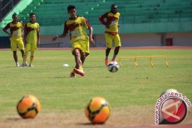 Latihan Sriwiaya FC Page 1 Small