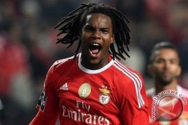 AS Roma daratkan Renato Sanches