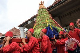 Grebeg Maulud Yogyakarta Page 1 Small