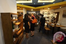 Pengunjung Pameran Furniture Page 1 Small