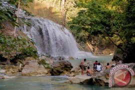 WISATA ALAM AIR TERJUN LAPOPU Page 3 Small